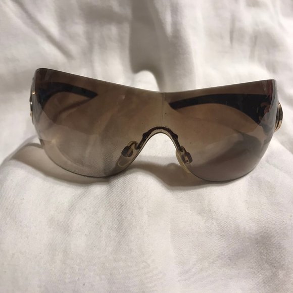 FLASH SALE! Chanel Shield Interlocking CC Sunglasses - purchased in Italy - Picture 2 of 12